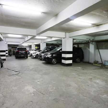 Oyo 3865 Wisma Niaga Джакарта Экстерьер фото