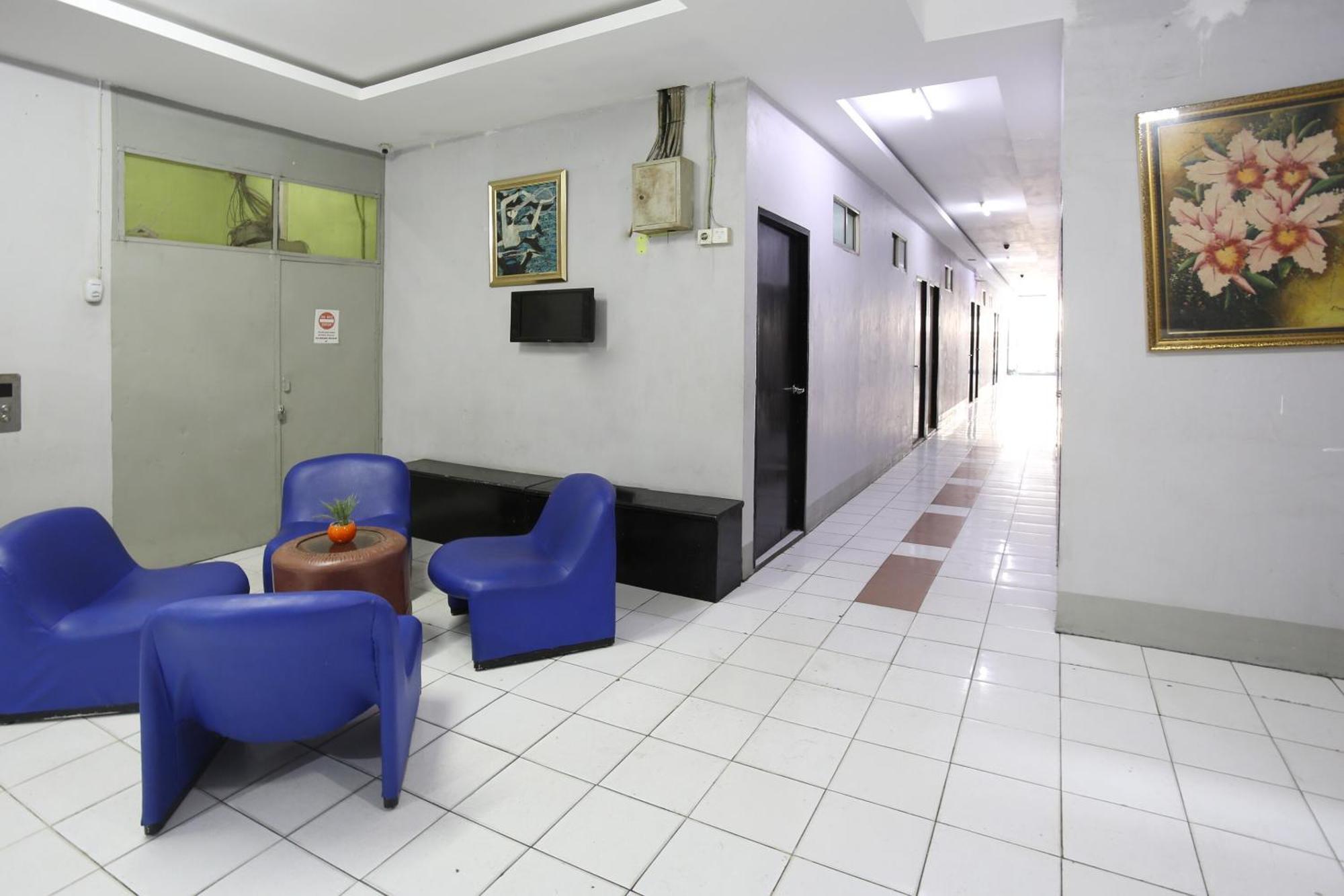 Oyo 3865 Wisma Niaga Джакарта Экстерьер фото
